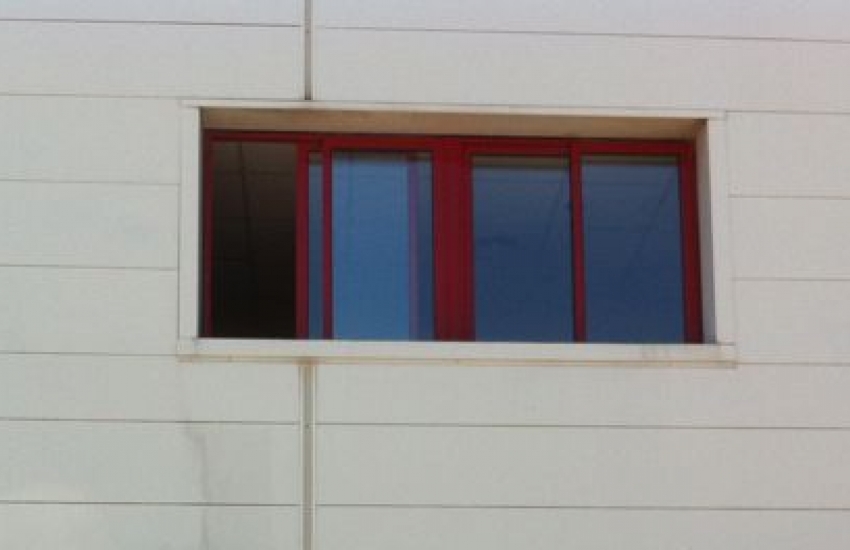 Utilisation d'osmose inverse pour nettoyer une façade de bâtiment